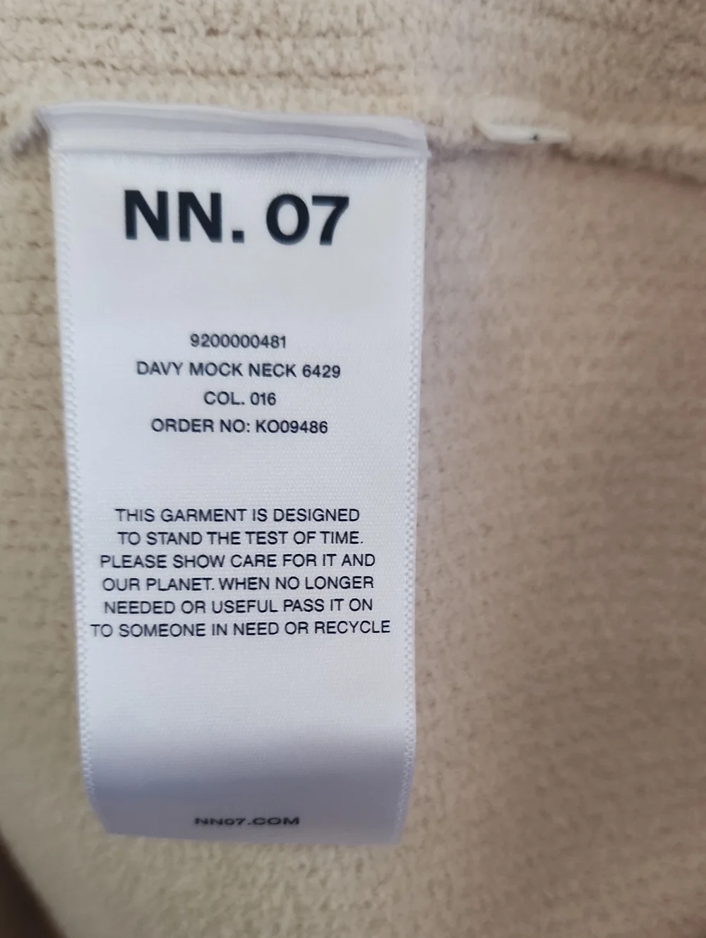 NN. 07 No Nationality Cream Ribbed Mock Neck Sweater Large